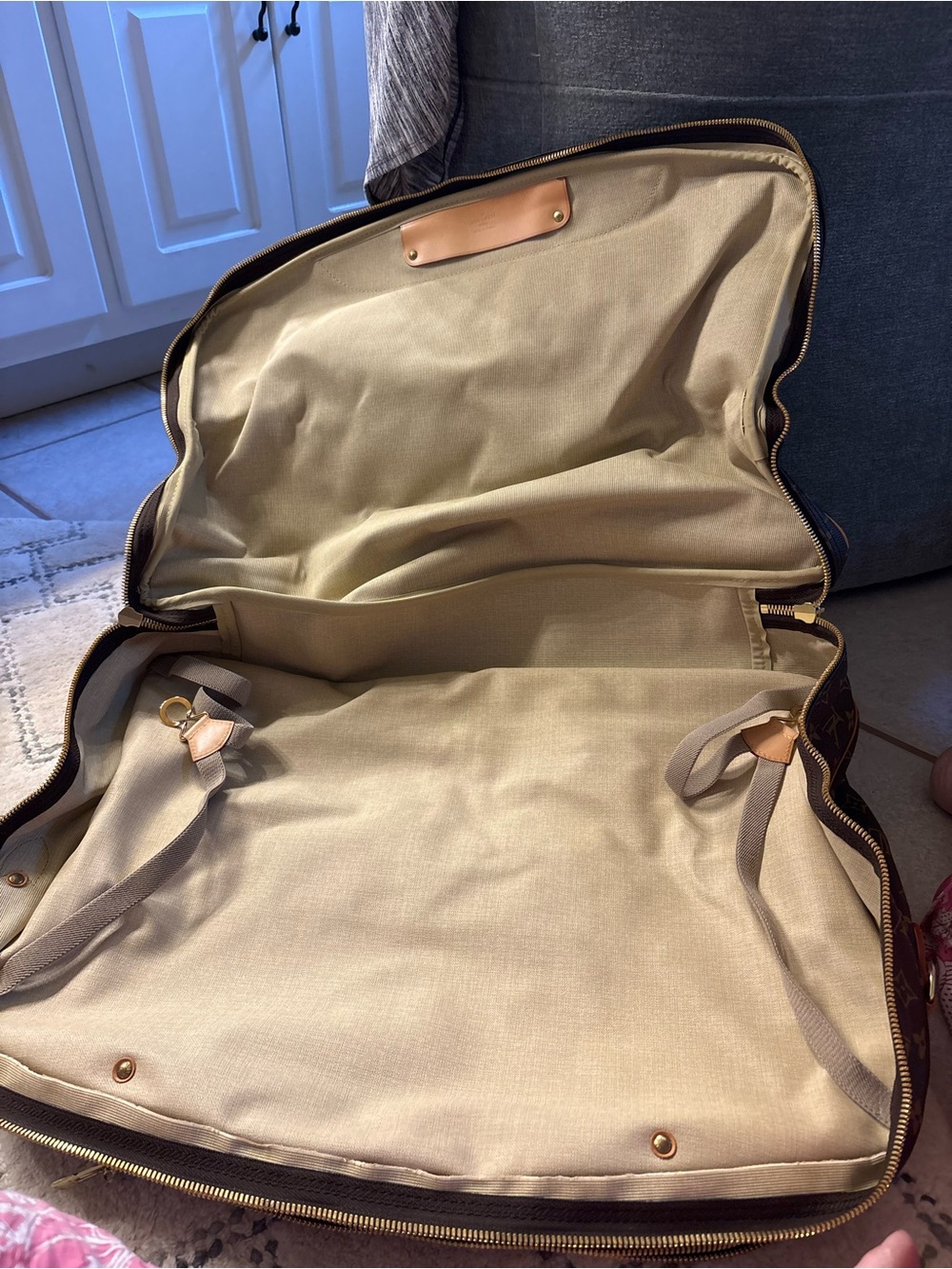 Men' or Womes Beige Travel Garment Bag with Brown Trim